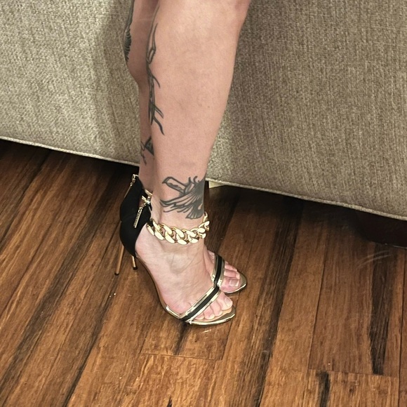 Marciano black and gold heels with cream chain ankle strap… 37/6.5 - Picture 6 of 8